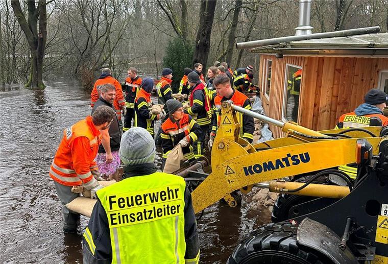 Weihnachten im Dauereinsatz: Helfer waren „unglaublich motiviert“ Helfer schützten unter anderem das Restaurant "Pavillion".