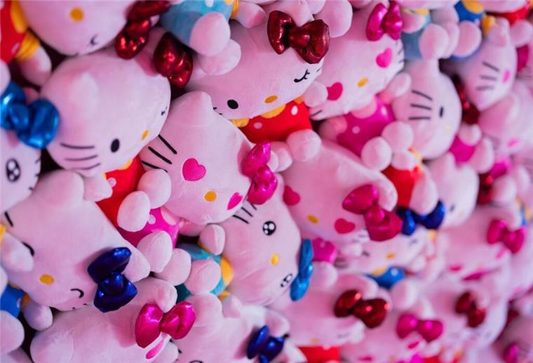 Hello Kitty sieht aus wie eine Katze, ihr Design ist aber so anpassungsfähig wie ein Chamäleon. (Foto Archiv)