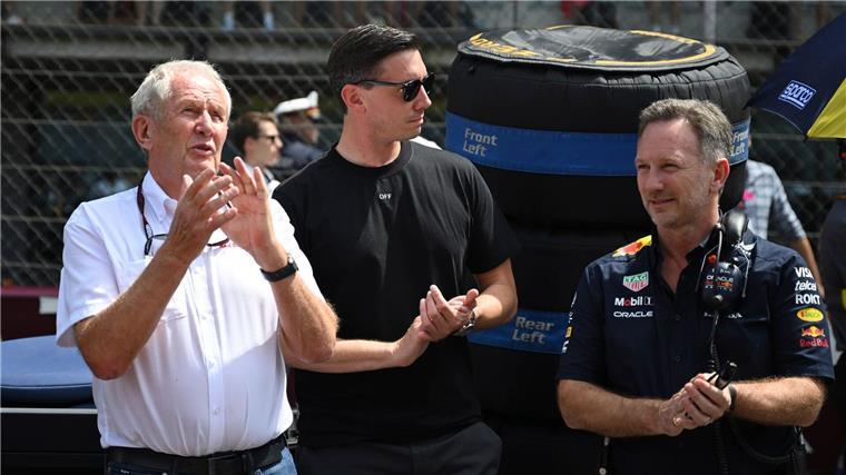 Verstappen schreibt Titel ab - „Rückstand fast unaufholbar“ Helmut Marko (l) droht der Verlust seines Schützlings Max Verstappen.