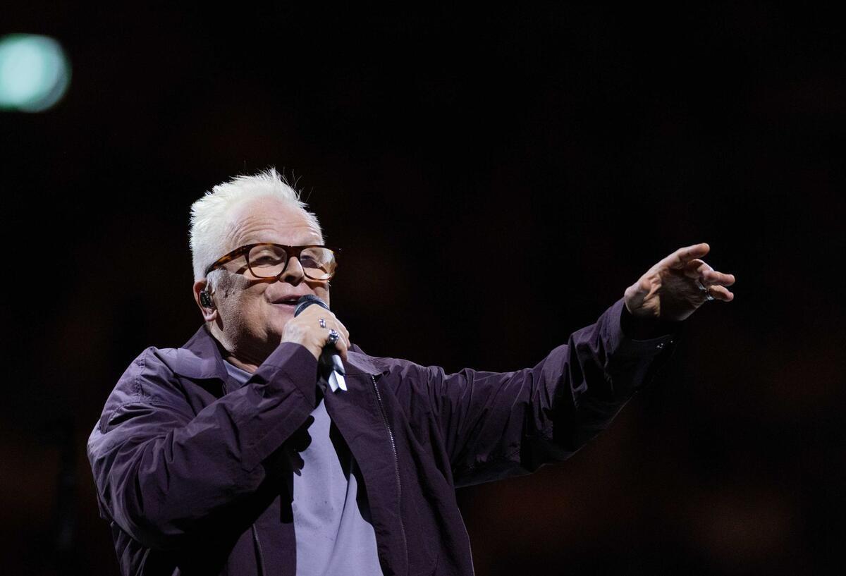 Herbert Grönemeyer geht wieder auf Tour Herbert Grönemeyer setzt die Konzertreihe „mittendrin - akustisch“ fort. (Archivbild)