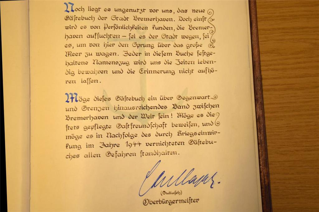 Hermann Gullasch (SPD), von 1948–1957 Oberbürgermeister, unterschrieb im ersten ...