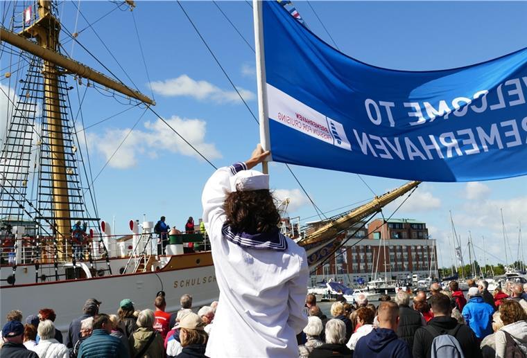 „Schulschiff Deutschland“: In Bremen sagt man Tschüss Herzlich Willkommen in Bremerhaven!