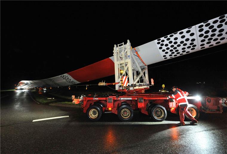 Heute soll ab etwa 17.30 Uhr ein Schwertransport quer durch Bremerhaven verlaufen.