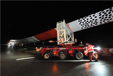 Heute soll ab etwa 17.30 Uhr ein Schwertransport quer durch Bremerhaven verlaufen.
