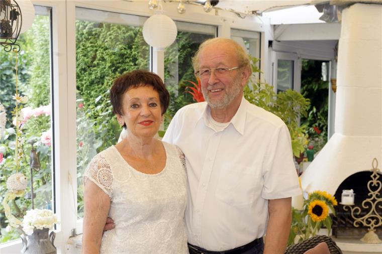 Goldene Hochzeit: Vor dem Traualtar flogen die Funken Heute vor 50 Jahren ging es für die Eheleute Stukenbröker vor den Traualtar.