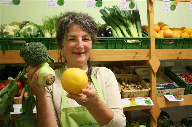 Hier bleibt nichts lange liegen: Viermal in der Woche bekommt Geschäftsinhaberin Susanne Koch-Saltik neue Ware. 