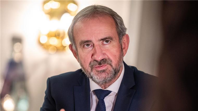 Zerstörung der Ukraine kulturell widerstehen „Hier in Deutschland gibt es weiterhin eine große Solidarität und Hilfsbereitschaft bei allen Kultureinrichtungen“, sagt der Präsident der Stiftung Preußischer Kulturbesitz, Hermann Parzinger.