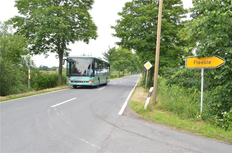 In der Gemeinde Loxstedt stehen 12 Bushaltestellen vor dem Aus Bushaltestelle in Fleeste in der Gemeinde Loxstedt