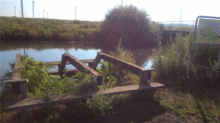 Kanuanleger an der Lune: Die Holzbohlen sind weg Hier können derzeit keine Kanu-Wanderer mehr anlegen: Die Holzbohlen fehlen.