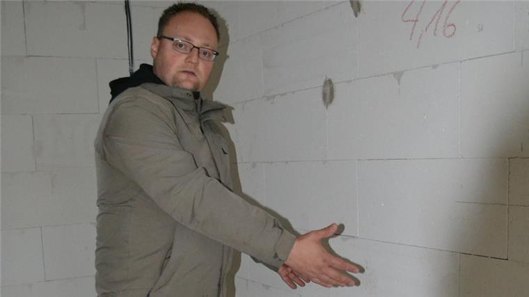 Baufirma macht pleite: Bauherr geht durch Hausbau-Hölle Hier soll einmal die Spüle stehen.