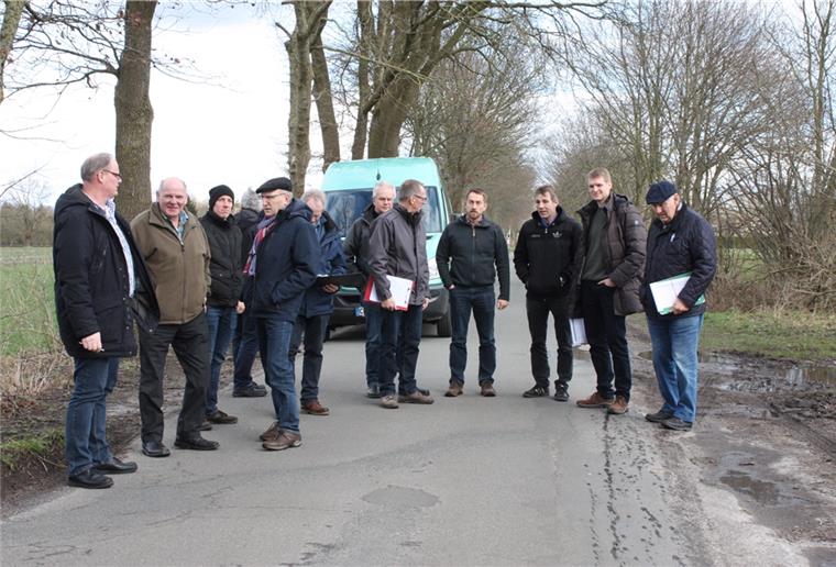 Gemeinde Beverstedt will viele Straßen reparieren Hier soll weniger investiert werden, als ursprünglich geplant: Einsparpotenzial sehen die Ausschussmitglieder an der Lindenstraße in Lunestedt.