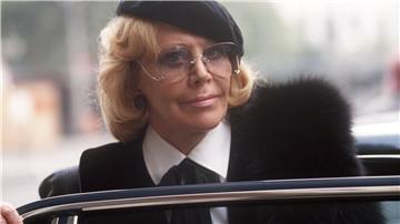 Hildegard Knef (1925-2002) war eine Legende, hatte Erfolg als Filmstar, Sängerin, Autorin - hier eine Aufnahme der Diva von Anfang der 80er-Jahre.