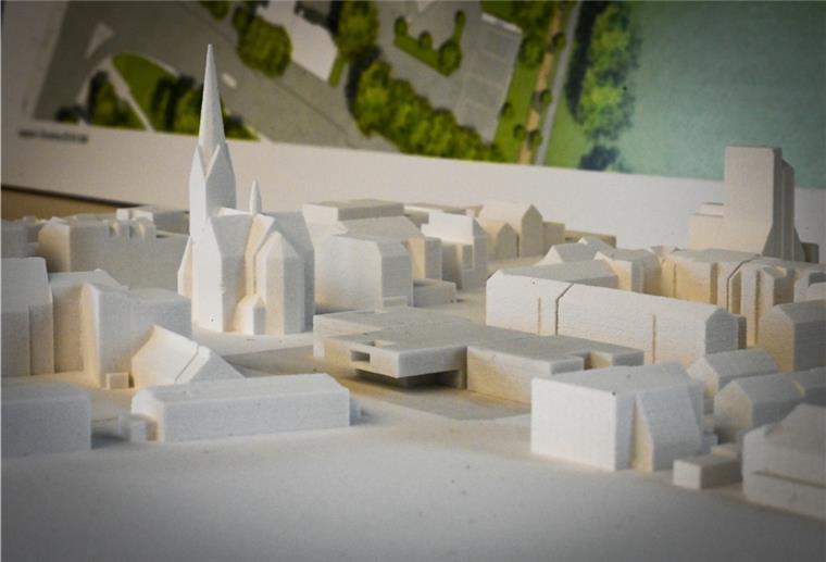 Hinter der Pauluskirche soll die Neue Grundschule Lehe (Baukörper in der Mitte mit Flachdach) entstehen. Der bisherige Stadtteilsportplatz zieht auf das Phillipsfield um.