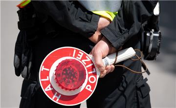 Hinweise aus der Bevölkerung haben der Polizei geholfen, einen BMW zu finden.