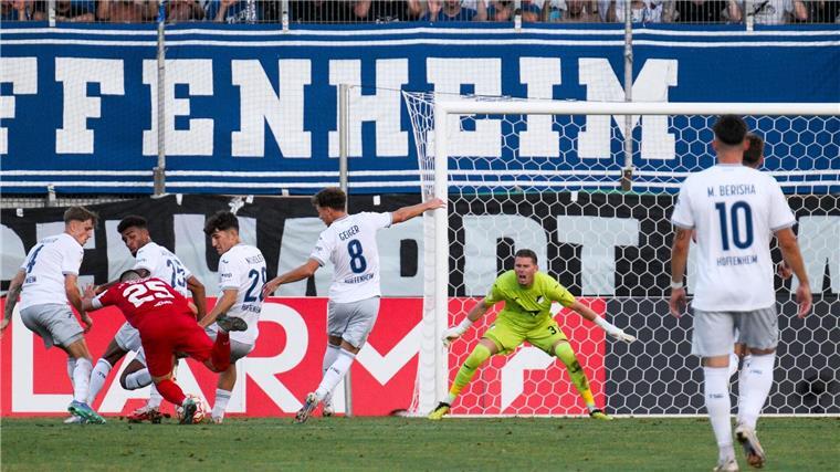 Hoffenheim zittert sich gegen Würzburg weiter Hoffenheim ist glücklich in Runde zwei.