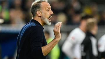 Hoffenheim-Trainer Pellegrino Matarazzo hat nach der Heim-Niederlage gegen den FC St. Pauli heftige Kritik an seiner Mannschaft geübt. 
