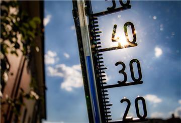 Hohe Sommertemperaturen haben einer Studie zufolge in den Jahren 2018 bis 2020 jeweils zu Tausenden hitzebedingter Sterbefälle in Deutschland geführt.