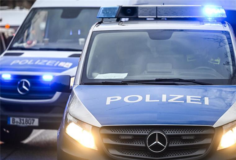 Polizeibilanz des Wochenendes: Verfolgungsfahrt, Unfall und fehlende Versicherung Hoher Sachschaden und Verfolgungsjagd: Polizei im Einsatz
