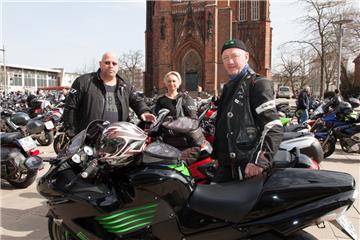 Holger, Liana und Bernd (von links) sind voller guter Laune. Foto: Kai-Martin Ul...