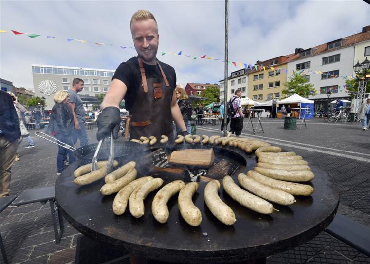 Holländische Spezialitäten hat Lars Molthoff von Bon Frites zu bieten. Besondere Pommes und Würstchen sowie BBQ-chweinelendchen.