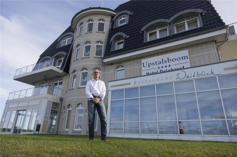 Hotel Deichgraf in Wremen schließt - das soll sich ändern Hotelleiter Sebastian Schmidt will das Hotel in den kommenden sechs Monaten modernisieren.