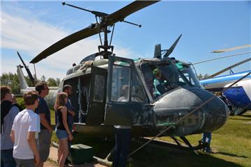 Hunderte Besucher strömten beim Tag der offenen Tür ins Aeronauticum. Foto: Seel...