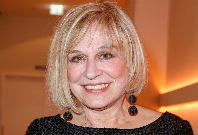Show-Star Mary Roos: Ein jüngerer Mann kommt nicht in Frage „Ich fühle mich sehr wohl und halte nach niemandem Ausschau“, sagt Mary Roos.