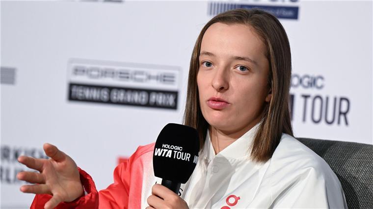Stalking im Tennis - Wenn die Stars weinen Iga Swiatek tritt als Titel-Mitfavoritin in Stuttgart an.