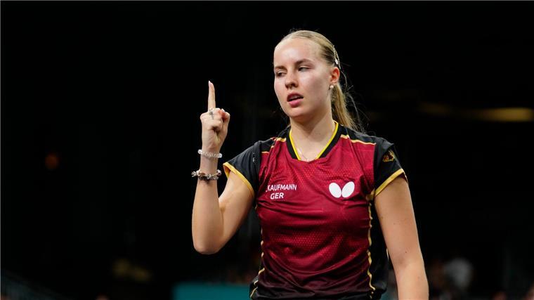 Eine wie Boll? Tischtennis-Hoffnung Kaufmann bremst Euphorie Ihr Weg führt nach oben: Tischtennisspielerin Annett Kaufmann