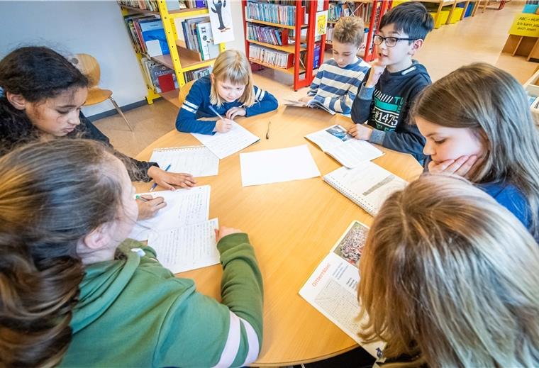 „Schnackblatt“ der Amerikanischen Schule erneut ausgezeichnet Ihre Arbeit wurde gleich zweimal ausgezeichnet: Das "Schnackblatt" der Amerikanischen Schule ist die beste Grundschulzeitung im Land Bremen und wurde zur drittbesten Schülerzeitung Deutschlands in der Kategorie Grundschulen gekürt.