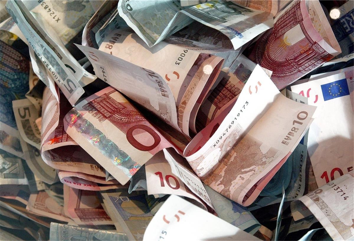 Loxstedt: Das Minus im Haushalt 2021 bleibt Ihre finanzielle Lage bereitet der Gemeinde Loxstedt Sorgen, denn das Haushaltsjahr 2021 wird sie erneut mit einem Defizit abschließen.