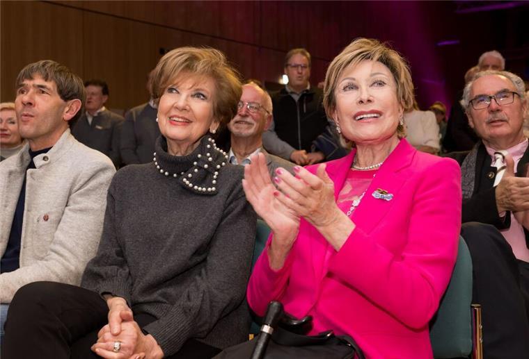 Ihre langjährige Freundin Carolin Reiber (links) bestätigte dem Bayerischen Rundfunk den Tod Kühnemanns. (Archivbild)