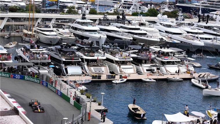 Mythos Monaco: Wie die Formel 1 die Langeweile bekämpft Ikonisch: Die Superreichen verfolgen das Geschehen von ihren Jachten im Hafen.