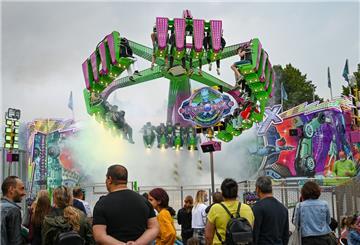 Im August geht es wieder los: An zehn Tagen bietet der Bremerhavener Freimarkt ein buntes Programm.