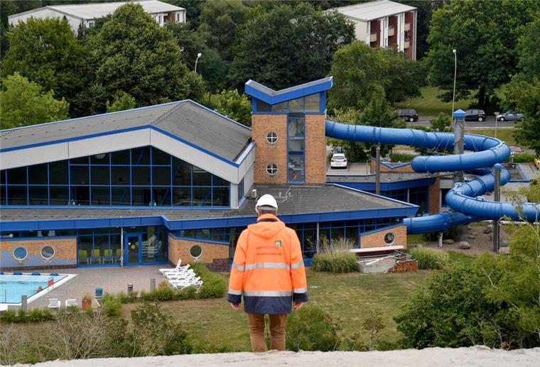 Alarm im Schwimmbad: Bad 1 Bremerhaven wegen Gasgeruch evakuiert Im Bad 1 in Leherheide kam es zu einem Zwischenfall.