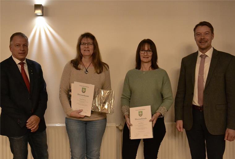 Ohne Spektakel: Rosebrock bleibt Bürgermeister in Gyhum Lars Rosebrock, Henning Fricke (rechts) Stefanie Schwerdt und Sylvia Hübner