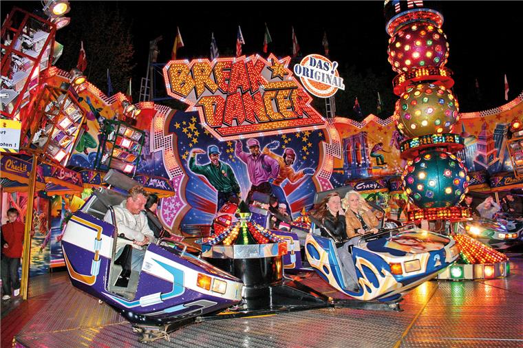 Im Breakdancer geht's auf dem Frühjahrsmarkt in Bremerhaven wieder rund.