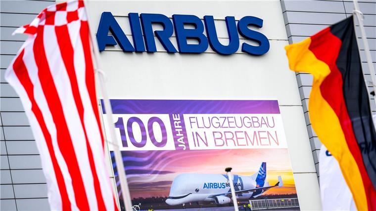 Pistorius bei Airbus: Bundeswehr setzt auf Bremer Technik Im Bremer Werk arbeiten mehr als 1.000 Menschen.