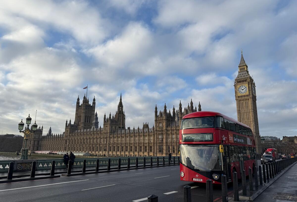 Im britischen Parlament soll es zunächst keine Debatte über die Verwicklung von Prinz Andrew in den Missbrauchsskandal um den verstorbenen US-Multimillionär Jeffrey Epstein geben. (Symbolbild)