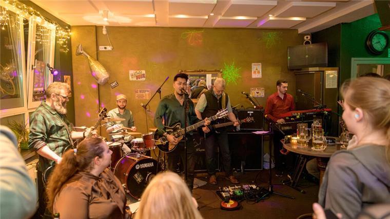 Im Cheers und in fünf anderen Geestemünder Kneipen wird beim Hafenkneipenfestival an diesem Wochenende wieder vielfältige Livemusik geboten.