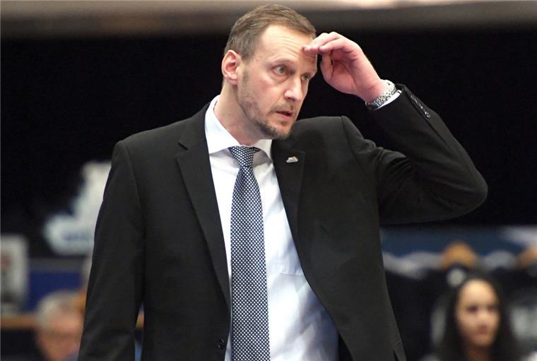 Eisbären Bremerhaven trennen sich von Trainer Arne Woltmann Im Dezember 2017 übernahm Arne Woltmann den Trainerjob - nun muss er gehen.