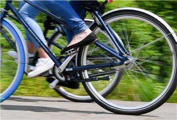 Im Fahrradsattel auf Entdeckungstour zu den Kirchen im Kirchenkreis Wesermünde: Das ist der Inhalt der Aktion „Kirche auf dem Rad“.