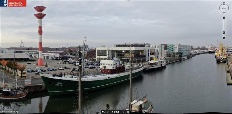 Warum Bremerhavens maritime Reize im Internet bald viel besser zu sehen sind Im Fischereihafen sind mehrere Standorte für die Super-Webcam denkbar. Das wäre der Blick ins Hafenbecken bei einer Installation auf dem nördlichen Lichtmast auf dem "Schaufenster"-Platz...