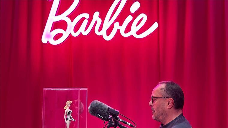 Pink ist mehr als eine Farbe: 65 Jahre Barbie-Hype Im Fokus steht stets die Puppe.
