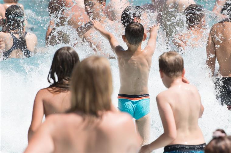 Im Freibad Grünhöfe in Bremerhaven haben am Wochenende vier Sicherheitsleute für Ruhe gesorgt.