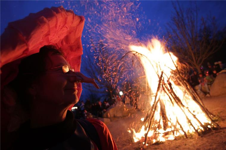 Walpurgisnacht: Harzorte vertreiben den Winter Im Harz soll in der Nacht zum Sonntag der Winter vertrieben werden: Bei zahlreichen Walpurgisfeiern in der Region werden Tausende Besucher erwartet.