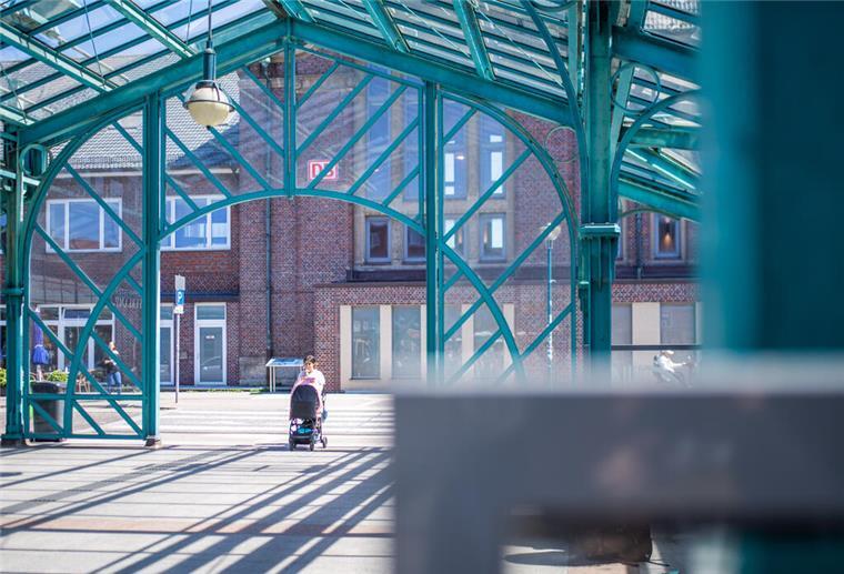 Warum alle EM-Tore fast live im Bremerhavener Hauptbahnhof gezeigt werden Der Hauptbahnhof in Bremerhaven.