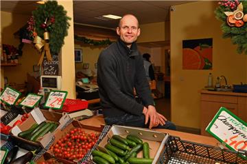 Im Hauptberuf betreibt Olaf Dietzel in der Rickmersstraße einen Obst- und Gemüseladen. 