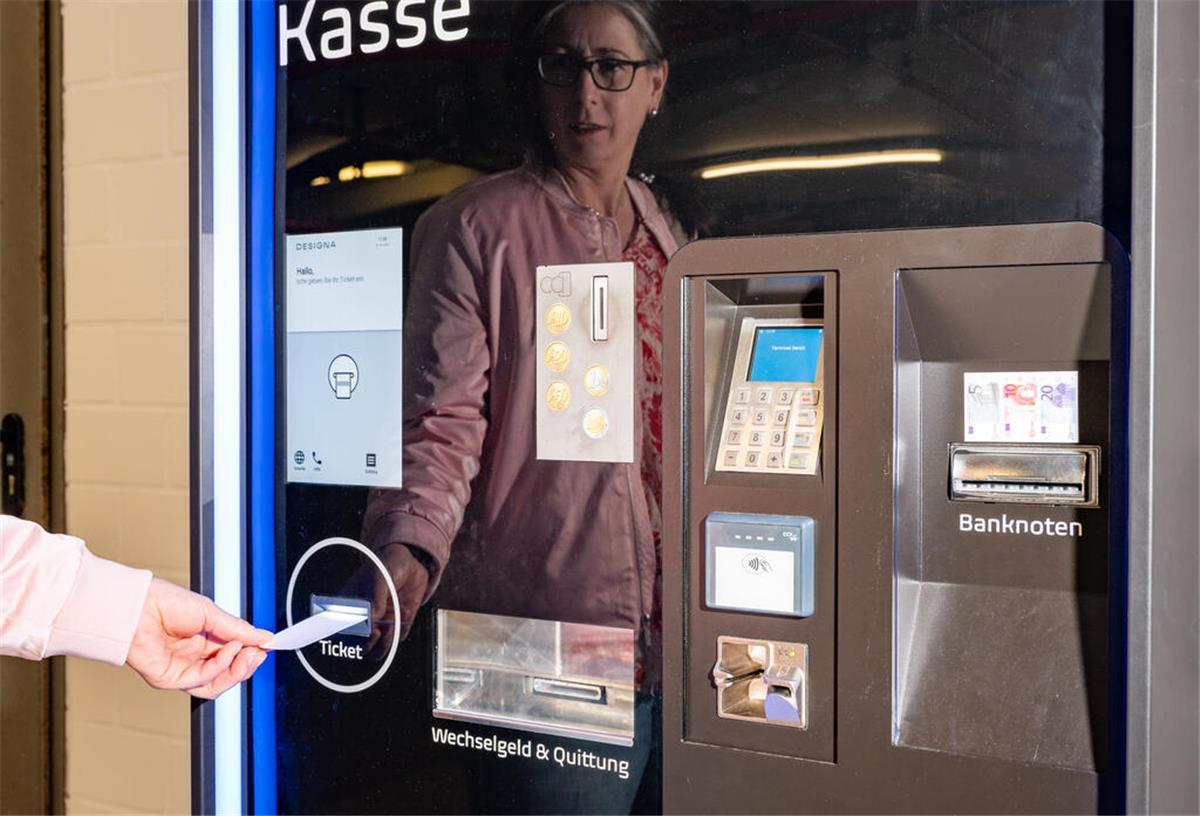 Im „Havenwelten“-Parkhaus - wie auch in den anderen Parkhäusern - kann jetzt bargeldlos bezahlt werden.