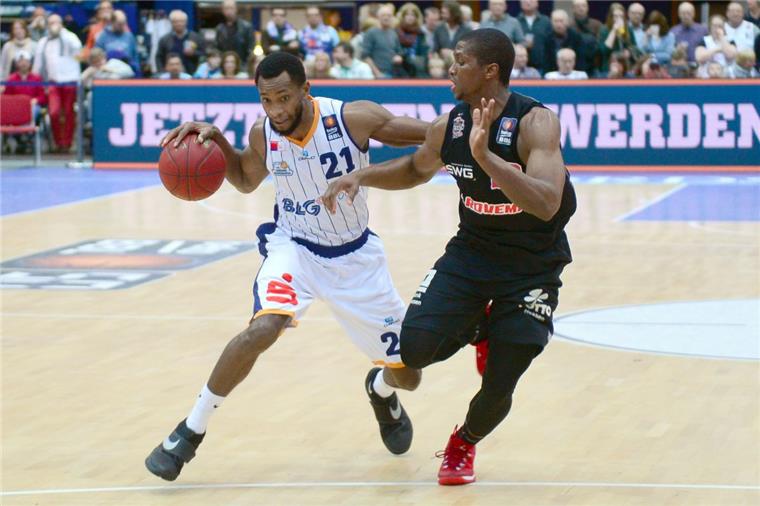 Im Hinspiel warf Kyle Fogg (links) die Eisbären mit 35 Punkten fast im Alleingang zum Sieg in Göttingen.